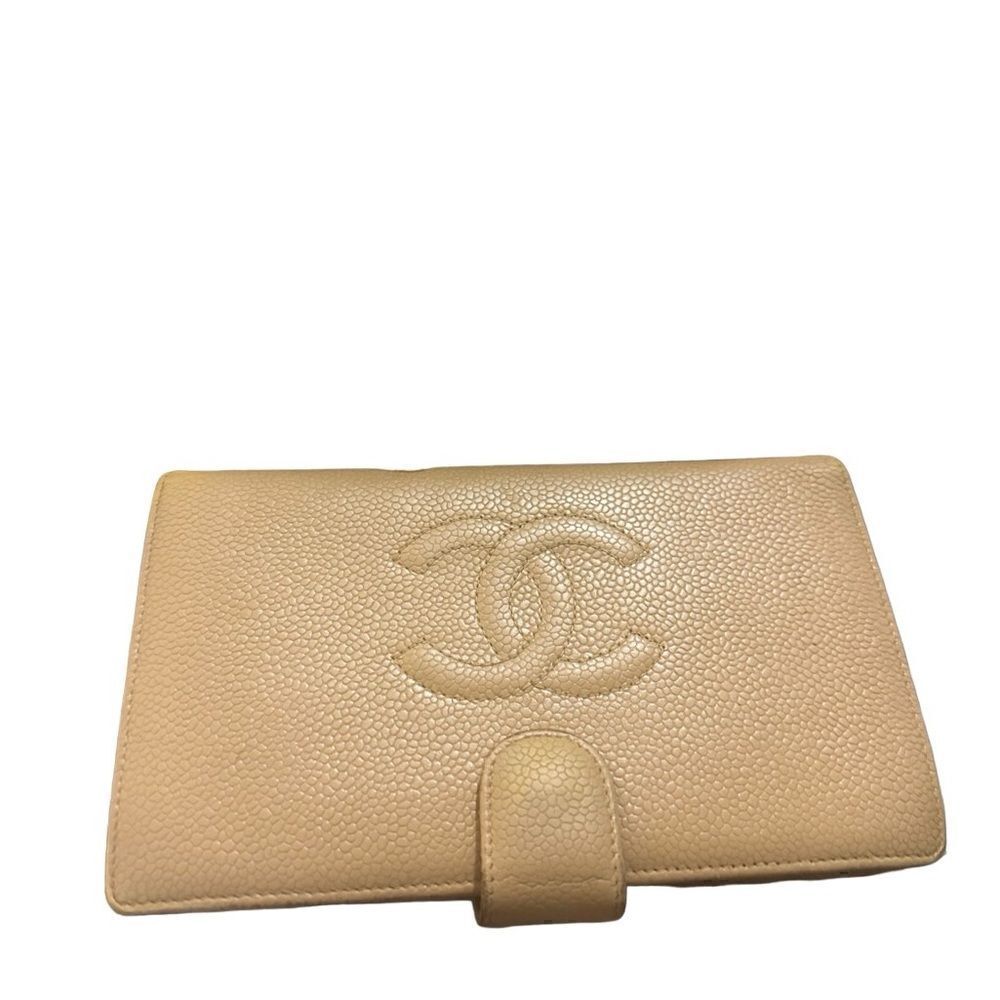 CHANEL Beige Leather CC Snap Clutch - Picture 5 of 15